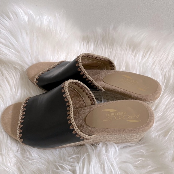 Aerosole’s Leather Wedge Slide Sandals - Picture 3 of 8